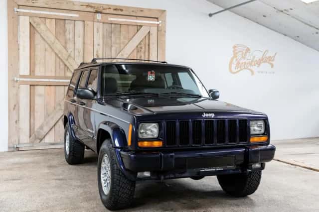 Jeep Cherokee (1991) thumbnail 4
