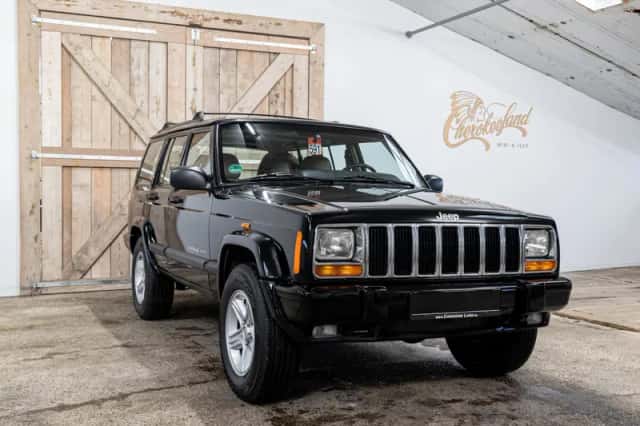 Jeep Cherokee (1991) thumbnail 6