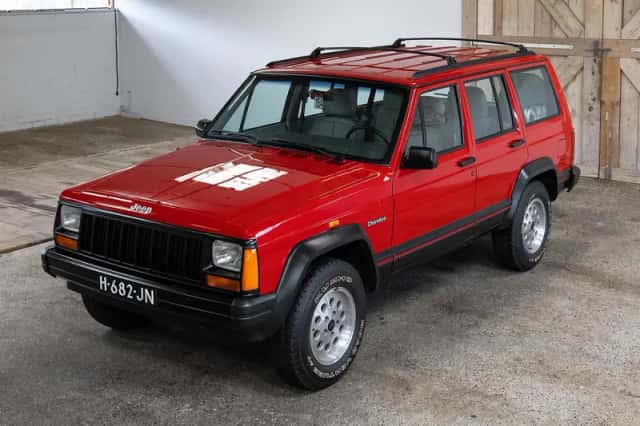 Jeep Cherokee (1996) thumbnail 2