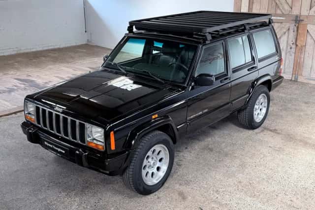 Jeep Cherokee (2000) thumbnail 3