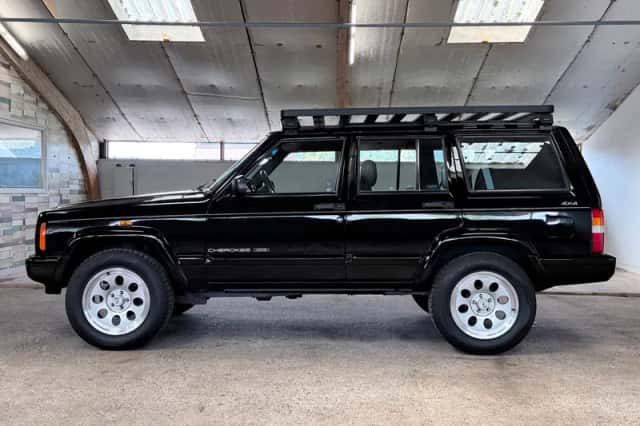 Jeep Cherokee (2000) thumbnail 4