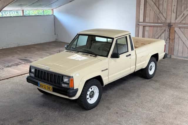 Jeep Cherokee (1988) thumbnail 5