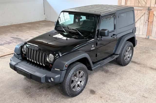 Jeep Wrangler (2013) thumbnail 3