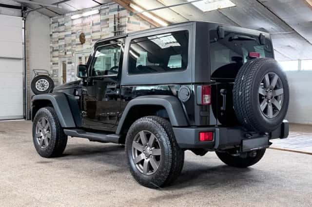 Jeep Wrangler (2013) thumbnail 5