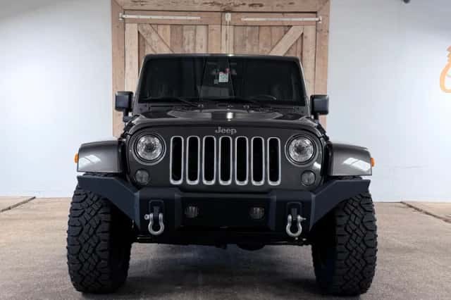 Jeep Wrangler (2018) thumbnail 2