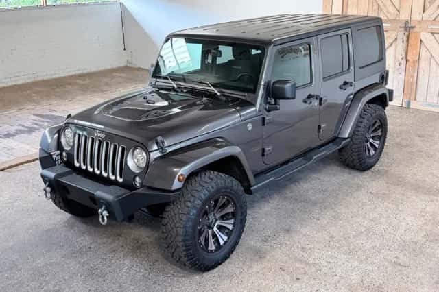Jeep Wrangler (2018) thumbnail 3