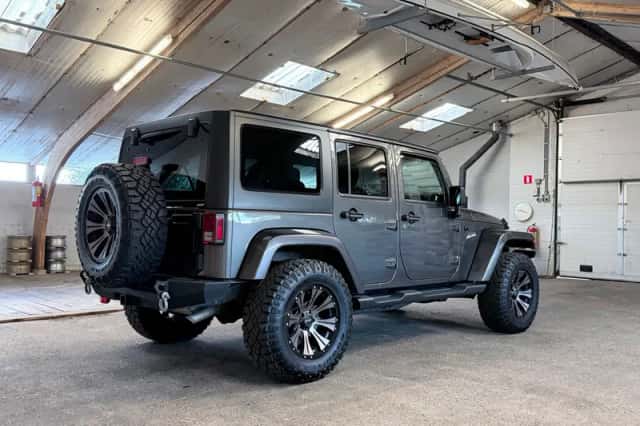 Jeep Wrangler (2018) thumbnail 6