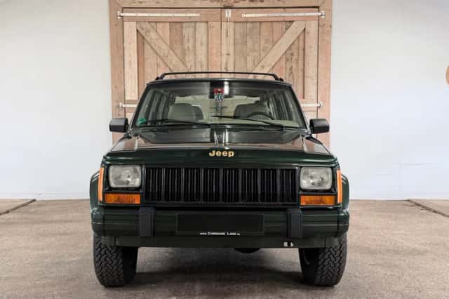 Jeep Cherokee (1996) thumbnail 2
