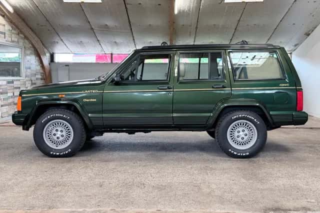 Jeep Cherokee (1996) thumbnail 4