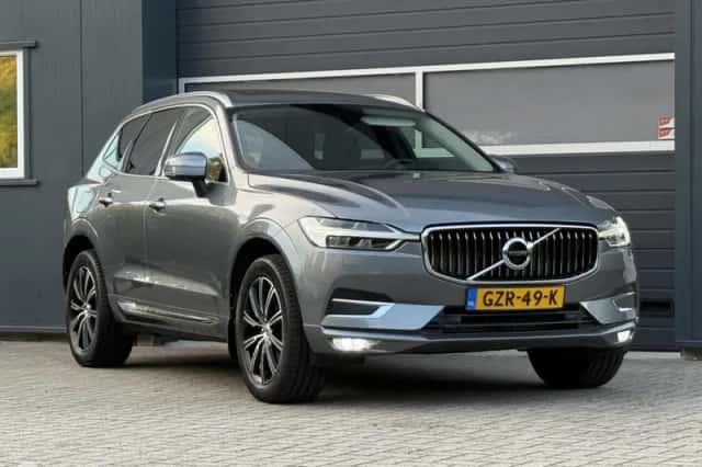 Volvo XC60 (2017) thumbnail 2