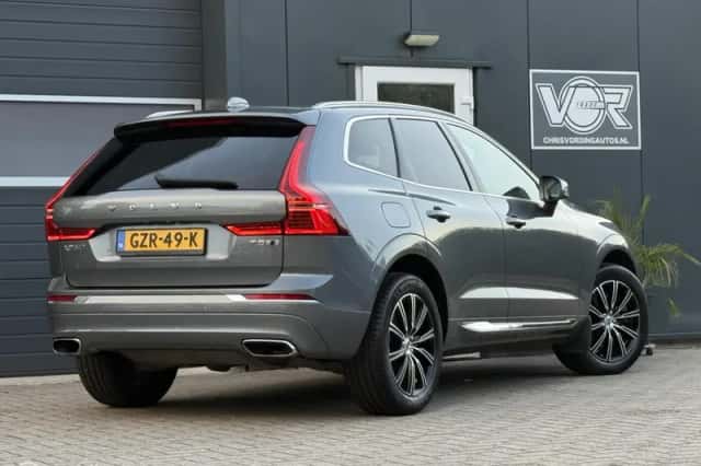 Volvo XC60 (2017) thumbnail 4