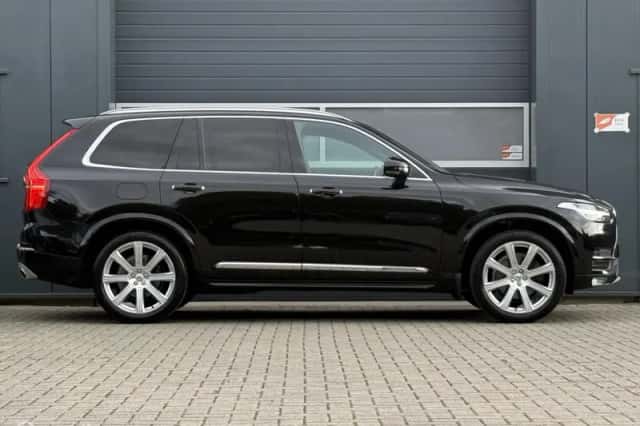 Volvo XC90 (2016) thumbnail 1