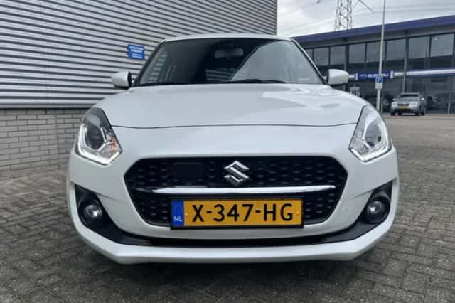 Suzuki Swift (2023) thumbnail 3