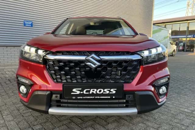 Suzuki S-Cross (2025) thumbnail 3