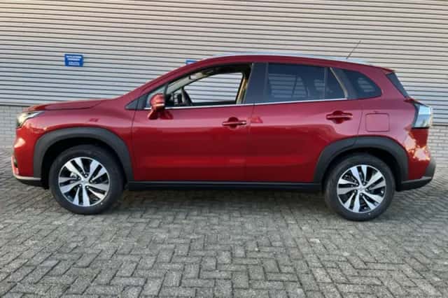 Suzuki S-Cross (2025) thumbnail 4