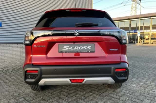 Suzuki S-Cross (2025) thumbnail 6