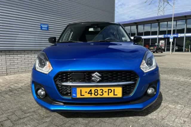 Suzuki Swift (2021) thumbnail 3