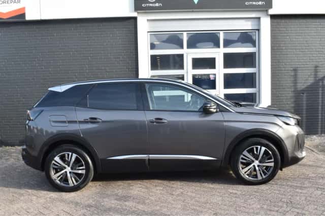 Peugeot 3008 (2024) thumbnail 4
