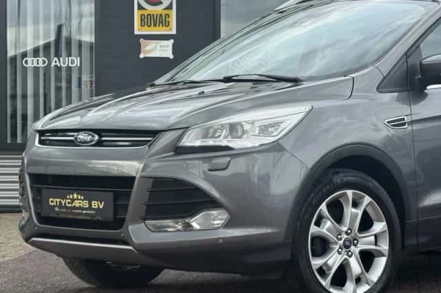 Ford Kuga (2014) thumbnail 4
