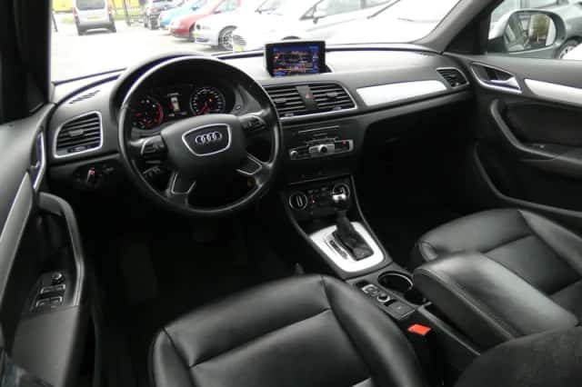 Audi Q3 (2015) thumbnail 2