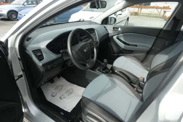 Hyundai i20 (2017) thumbnail 3