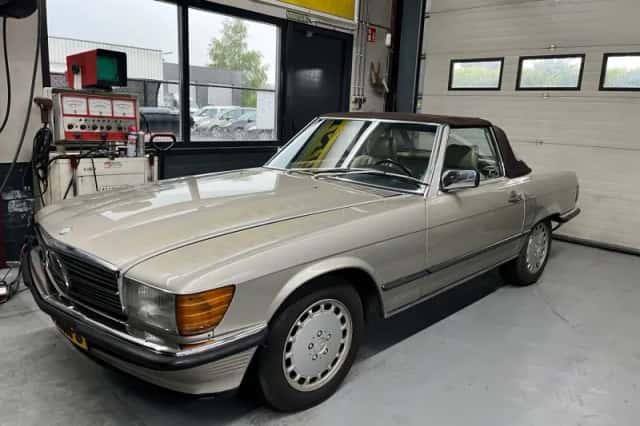 Mercedes-Benz SL-Klasse (1986) thumbnail 4
