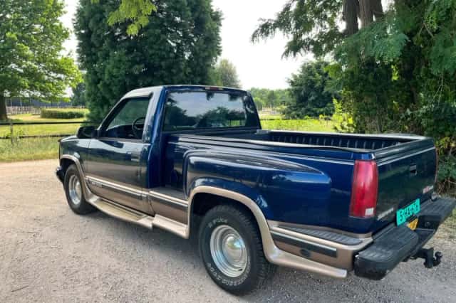 GMC CHEVROLET (1995) thumbnail 2