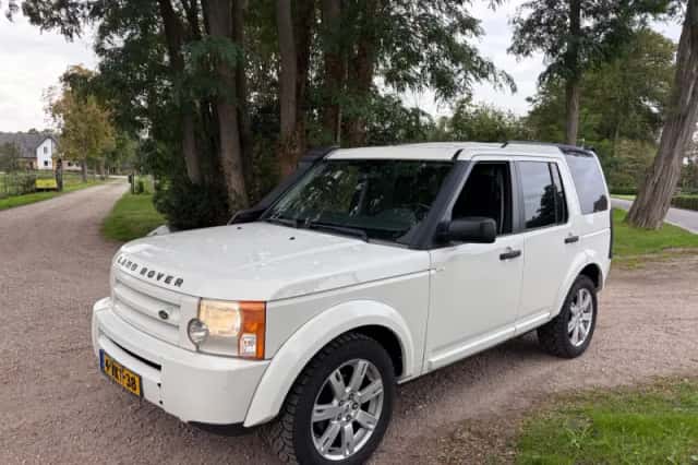Land Rover Discovery (2009) thumbnail 1