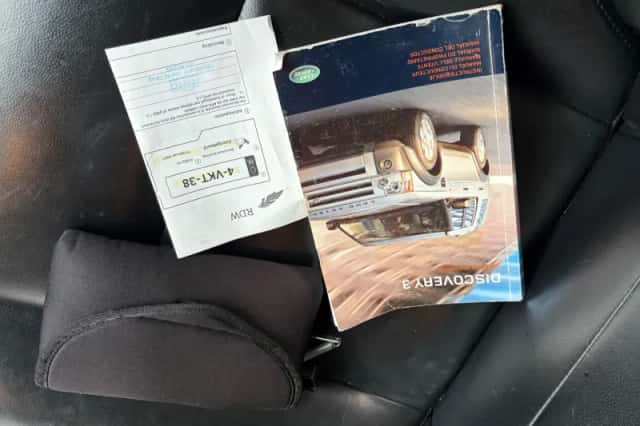 Land Rover Discovery (2009) thumbnail 4