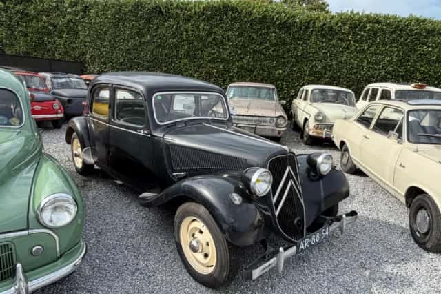 Citroën Traction Avant (1953) thumbnail 2