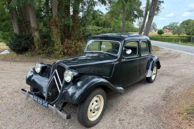 Citroën Traction Avant (1953) thumbnail 3