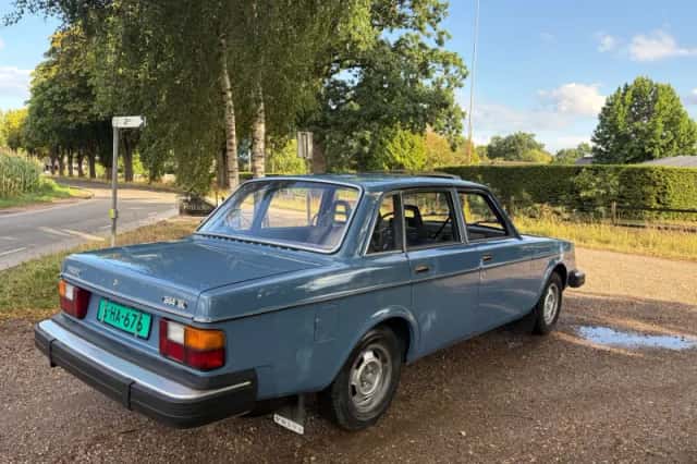 Volvo 240 (1981) thumbnail 5