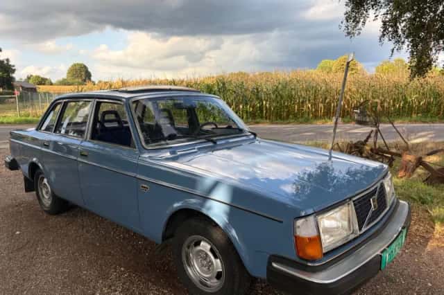 Volvo 240 (1981) thumbnail 6