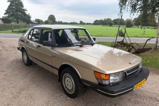 Saab 900 (1987) thumbnail 3