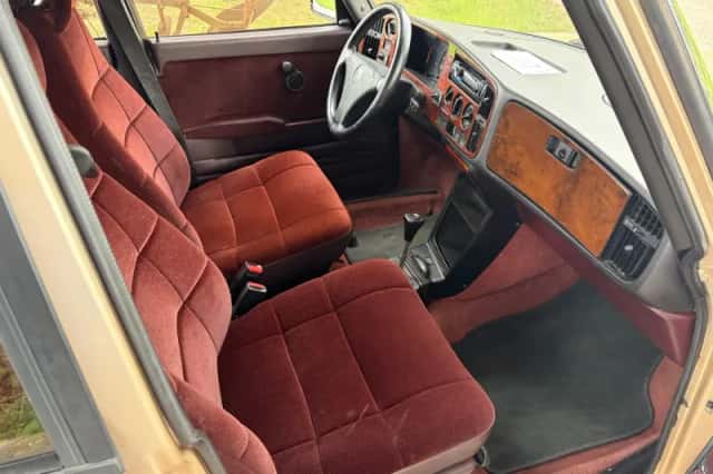 Saab 900 (1987) thumbnail 4