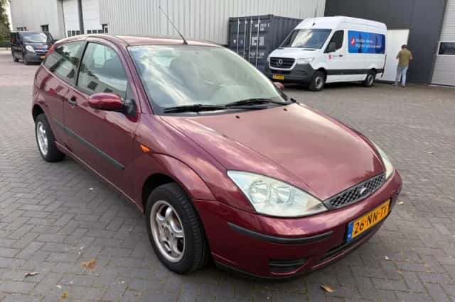 Ford Focus (2004) thumbnail 2