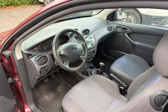 Ford Focus (2004) thumbnail 6