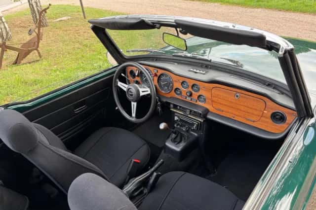 Triumph TR6 (1975) thumbnail 4