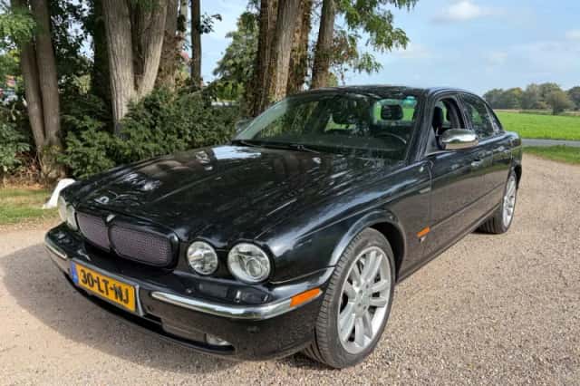 Jaguar XJR (2003) thumbnail 1