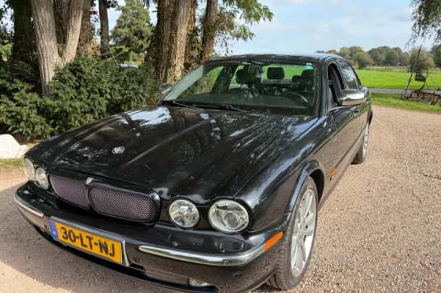 Jaguar XJR (2003) thumbnail 3