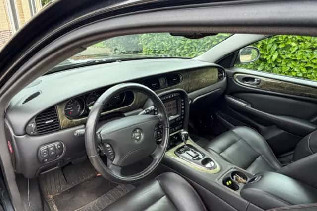 Jaguar XJR (2003) thumbnail 6