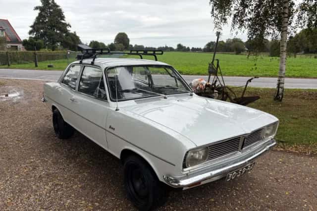 Vauxhall Viva (1970) thumbnail 2