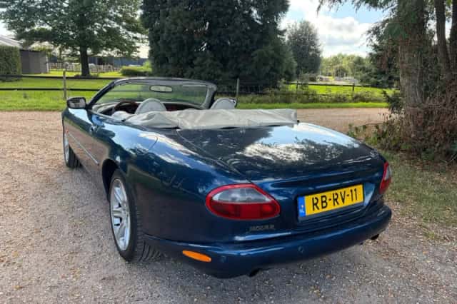 Jaguar XK8 (1997) thumbnail 2