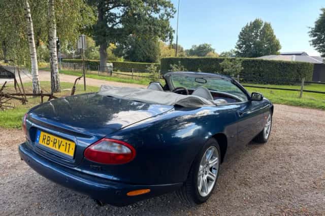 Jaguar XK8 (1997) thumbnail 4
