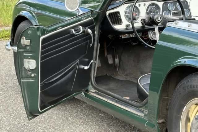 Triumph TR4 (1963) thumbnail 4
