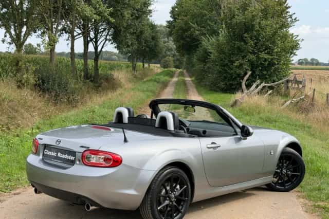 Mazda MX-5 (2009) thumbnail 5