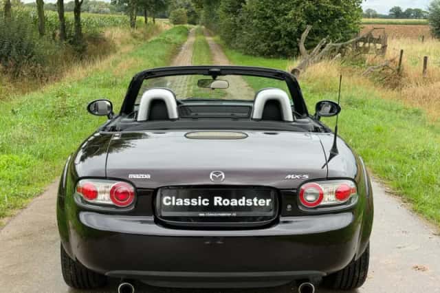 Mazda MX-5 (2008) thumbnail 4
