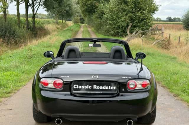 Mazda MX-5 (2006) thumbnail 4