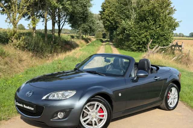 Mazda MX-5 (2010) thumbnail 1