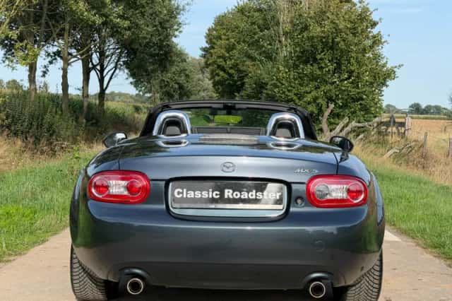 Mazda MX-5 (2010) thumbnail 4